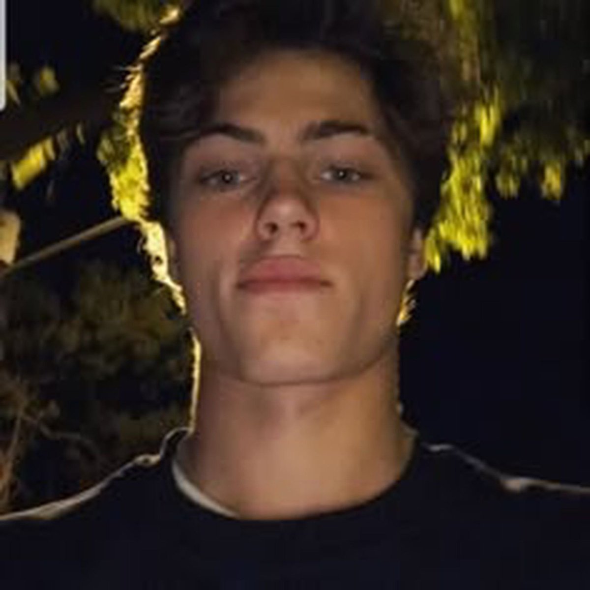 Lebronmpreg's tweet photo. heres my roblox noob face claim https://t.co/JheZzMdT1K