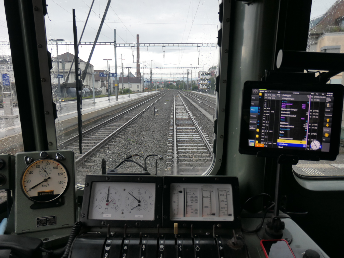Baikal007's tweet photo. Mit dem ABDe 4/4 6 vom DSF (TMR) von Hochdorf nach Lenzburg via Emmenbrücke - Zofingen am 8. September 2024
#BahnFoto #Hochdorf #Extrafahrt #vorzwoijaarar https://t.co/oLuryXH5K7