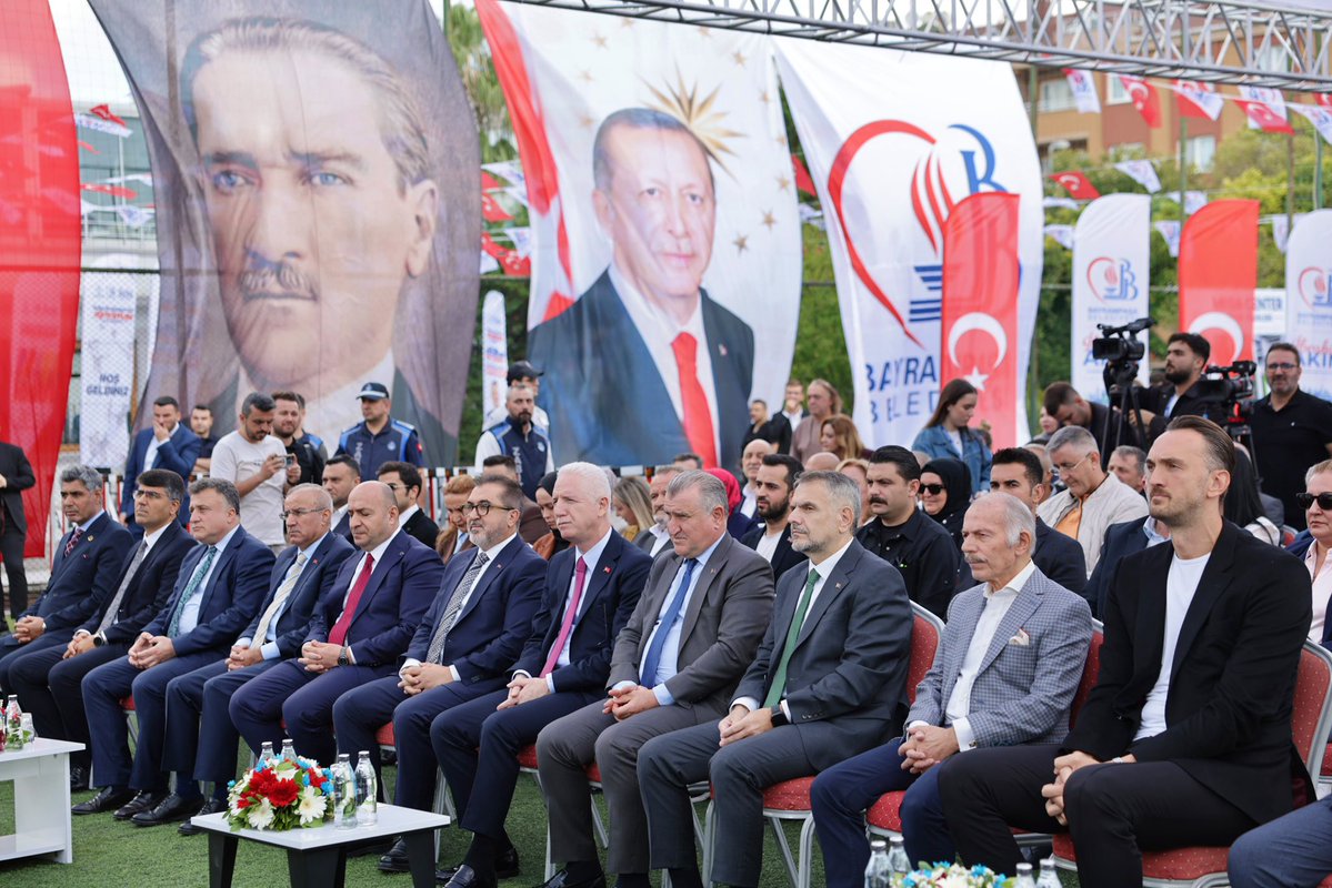 akkadinbpasa's tweet photo. Gençlik ve Spor Bakanımız  Osman Aşkın Bak, Valimiz Davut Gül ve Vekilimiz Adem Yıldırım'ın katılımıyla Bayrampaşa'da sporun yeni dönemini başlattık.

Bakanlığımız ile iş birliğinde 1 Milyar 150 Milyon TL'lik yatırımla tüm spor tesislerimizi yeniliyoruz. https://t.co/1mHvv4324o