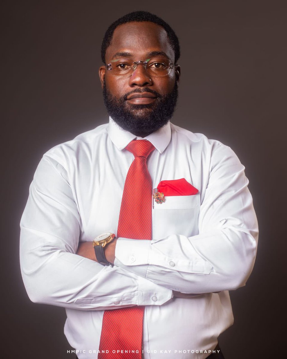 dimackmoore's tweet photo. Kindly join the incoming GAR deputy communication officer @HONTOMTOM1 on @utvghana this evening at 10:15PM as they discuss national issues.
#CommunicatingUnity
#InspiringVictory
#TomTom26 https://t.co/2EpFebtbY3