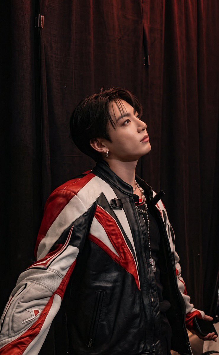 Deluxe_Val's tweet photo. 𝐀𝐫𝐜𝐚𝐧𝐚 𝐅𝐚𝐭𝐮𝐦 ⚡︎ 𝐊𝐨𝐨𝐤𝐌𝐢𝐧 𝐀𝐮

J1min tiene un linaje que proteger y una apuesta que debe cumplir.

Jungk00k tiene una venganza que debe cobrar.

Ambos están conectados por la magia, el rencor, el destino y… ¿el amor? https://t.co/Y5oAXP3vmk