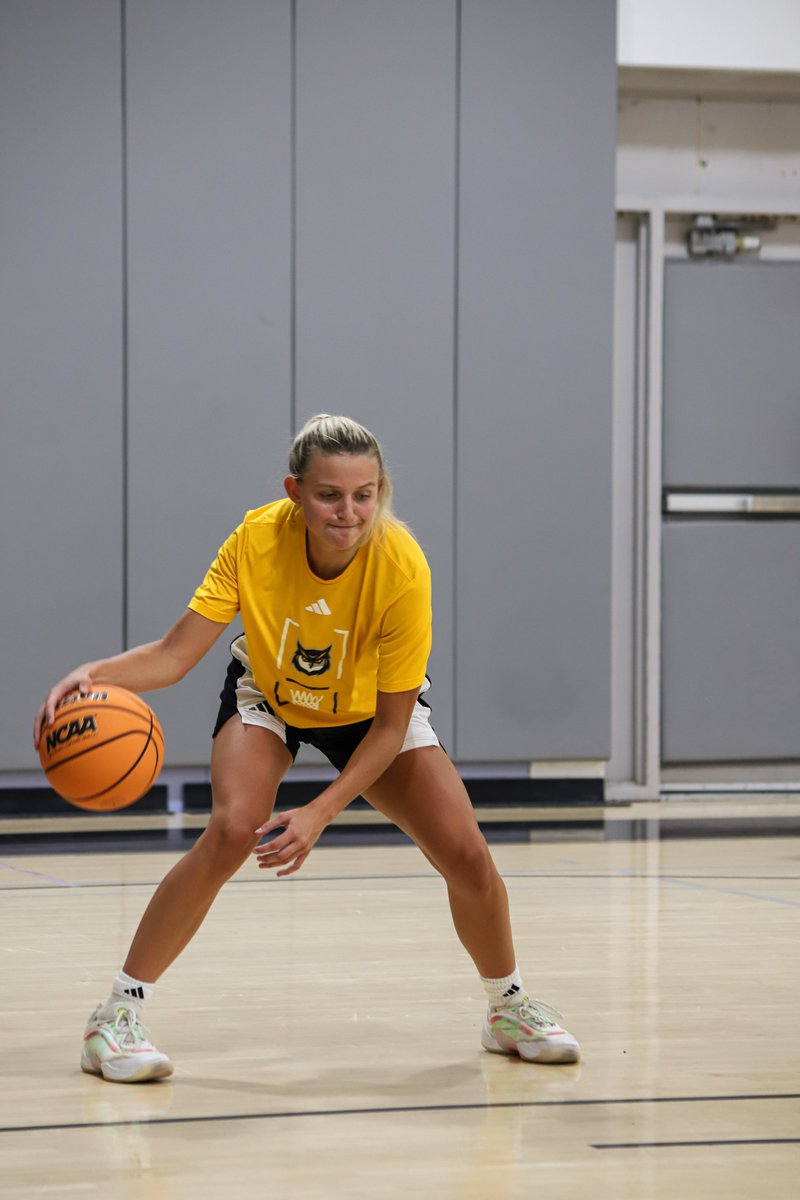 KSUOwlsWBB's tweet photo. Clocking in. Putting in the reps. 

#HootyHoo https://t.co/QhmtADVd8G