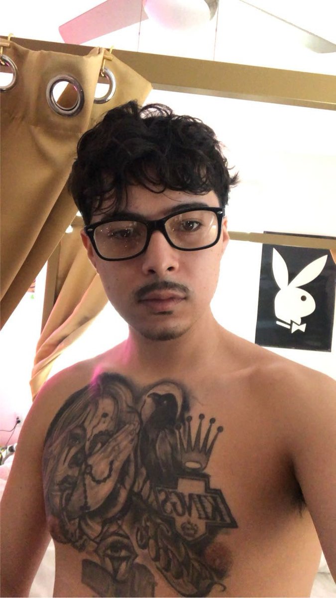 FukmenoFukyou's tweet photo. you have to be above average to rock glasses like superman https://t.co/qStdq1Vt4b