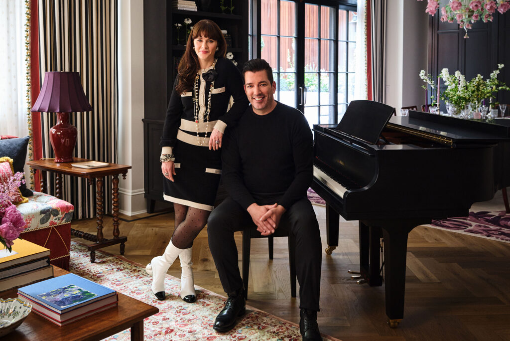 PropertyBrother's tweet photo. Get an exclusive tour of Jonathan and Zooey’s maximalist NYC home: https://t.co/4pVUrWEE56 https://t.co/MC0PsTnceP