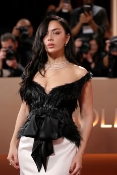 susieetweets's tweet photo. i wonder what look charli is going to have for the vmas https://t.co/12LOFQDP8g