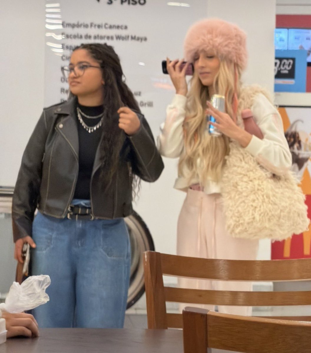 poptime's tweet photo. Diferença de estilo entre as melhores amigas Milena e Samira, do BBB26, encanta web. https://t.co/AuV0BeiG52