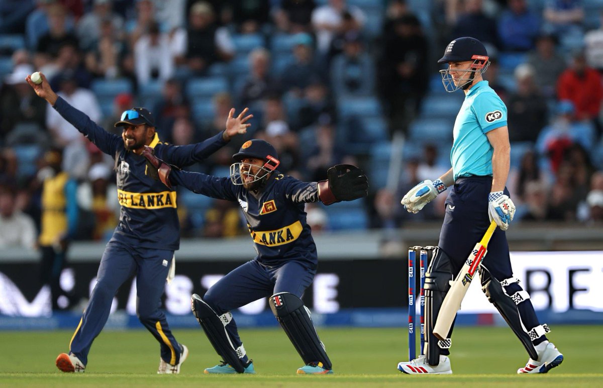ImThimira07's tweet photo. 2nd ODI | England vs Sri Lanka
Sri Lanka won by 16 runs.
Sri Lanka 321/6 (50)
England 305/9 (50)
Player of the Match - Kusal Mendis
#ENGvSL #2ndODI #Leeds https://t.co/jtUrXnMKFY