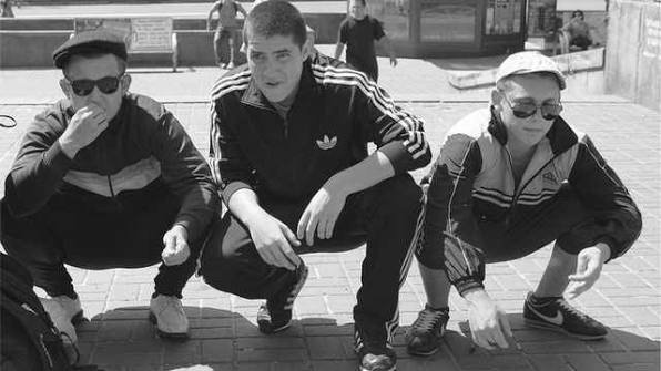 kozak_BOBAN's tweet photo. Если расея вставала с колен в СССР,  то при Хуйле, она присела на корточки,  насрала в штаны и громко рыгнула и заявила "Мы епта тута главные" https://t.co/BQRpzd9Mdy