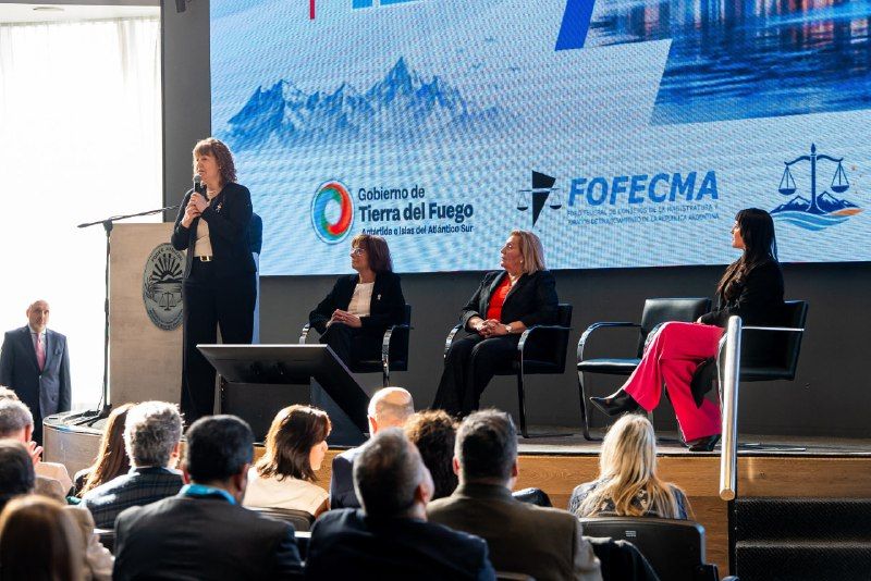 labrujulaTDF's tweet photo. Tierra del Fuego recibió las Jornadas Nacionales del FOFECMA 
https://t.co/heLSedpinu https://t.co/N4qdjSCDlQ