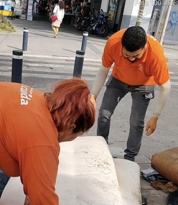 GuadalajaraGob's tweet photo. @BitacoraPol Gracias por el reporte, la zona ya fue atendida por nuestros escuadrones de la limpieza, pero solo en corresponsabilidad podremos tener #LimpiaGuadalajara. 🩵✨ https://t.co/T9iv3MOsX0