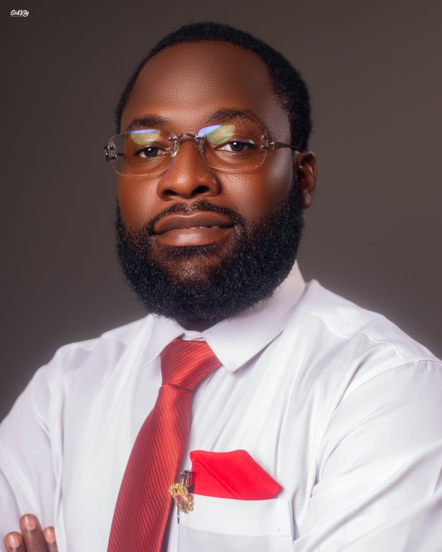 Grandcitizenn's tweet photo. Kindly join the incoming GAR deputy communication officer @HONTOMTOM1 on @utvghana this evening at 10:15PM as they discuss national issues.
#CommunicatingUnity  
#InspiringVictory
#TomTom26 https://t.co/rfA5aNC6A6