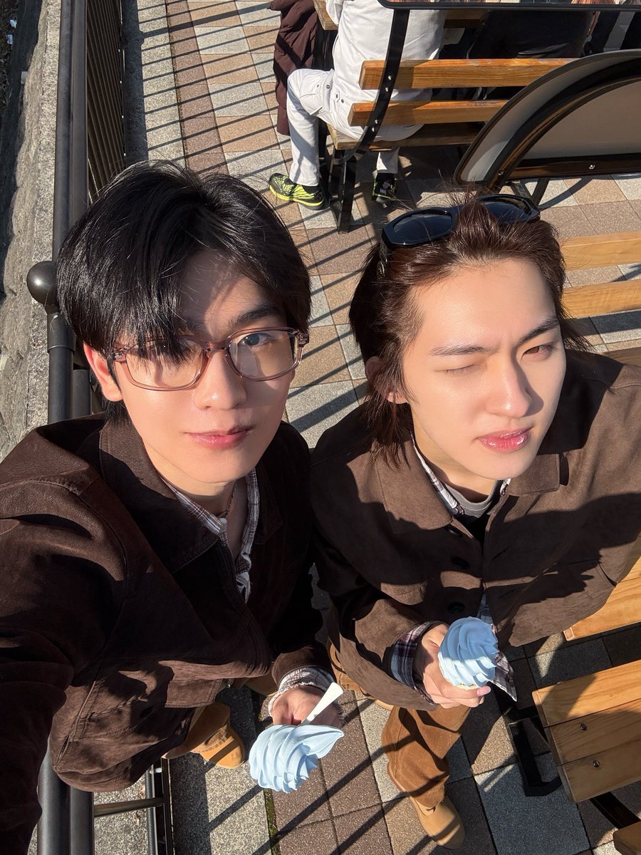 kongjiro_th's tweet photo. thomaskong and their ice cream dates all over the world 🥹🍦🌎 https://t.co/0oV4o4drNf