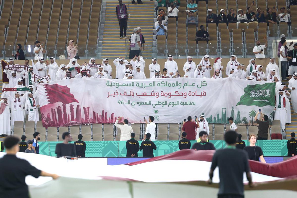 saudiFF's tweet photo. لقطاتٌ تفيضُ بودّ الأشقاء 🤝💚

#اليوم_الوطني_السعودي | #أهلًا_بالخليج https://t.co/dpOvmr9RMZ