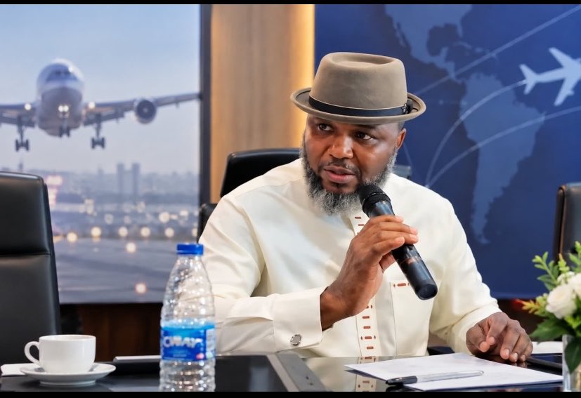 ZIKODEHSTUDIO's tweet photo. “The way the NCAA done carry this consumer protection matter e wear…. Laugh, it has made us raise to the occasion more than we would have done, because before you look like this that their director ( @mikeachimugu01 )” #AviationNews #BBNaija #Aviationsafety #MUFC https://t.co/S52ypkBI74