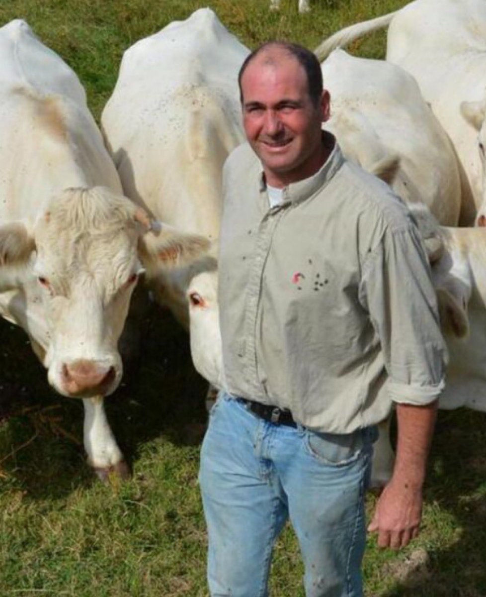 CordierAlice2's tweet photo. Jean-Louis Leroux a tiré sur un voleur pour se défendre .

Cela faisait des années qu’il se faisait piller des litres de carburant.

Il vient d’être condamné à 5 ans de prison dont un ferme.

C’était juste dégueulasse. 

Voici une cagnotte de soutien : https://t.co/Ryrsh3cETV https://t.co/H5WJcK3wuV