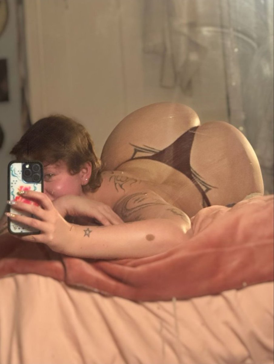 Sweetscarletxo's tweet photo. Actually sending for fun   just say hi💓 https://t.co/8R7SWsg7FI