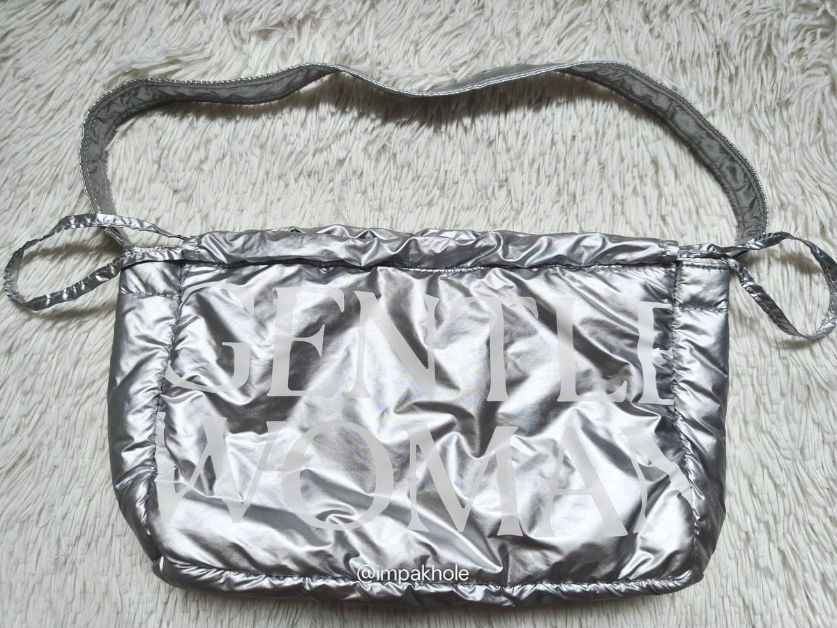 impakhole's tweet photo. ส่งต่อ

กระเป๋าเกี๊ยว Gentlewoman 
Dumpling bag - สีเงิน Silver Starlight
🥟 900฿
(ราคาเต็ม 1,290)

*ใช้ไปเพียง 2 ครั้ง สภาพใหม่ ไม่มีตำหนิ

#Gentlewoman #Rallymovement
#ส่งต่อเสื้อผ้า #ส่งต่อกระเป๋า #ส่งต่อgentlewoman #ส่งต่อกระเป๋ามือสอง #กระเป๋ามือสอง #ส่งต่อเสื้อผ้าสภาพดี https://t.co/7WLIbuU7vr