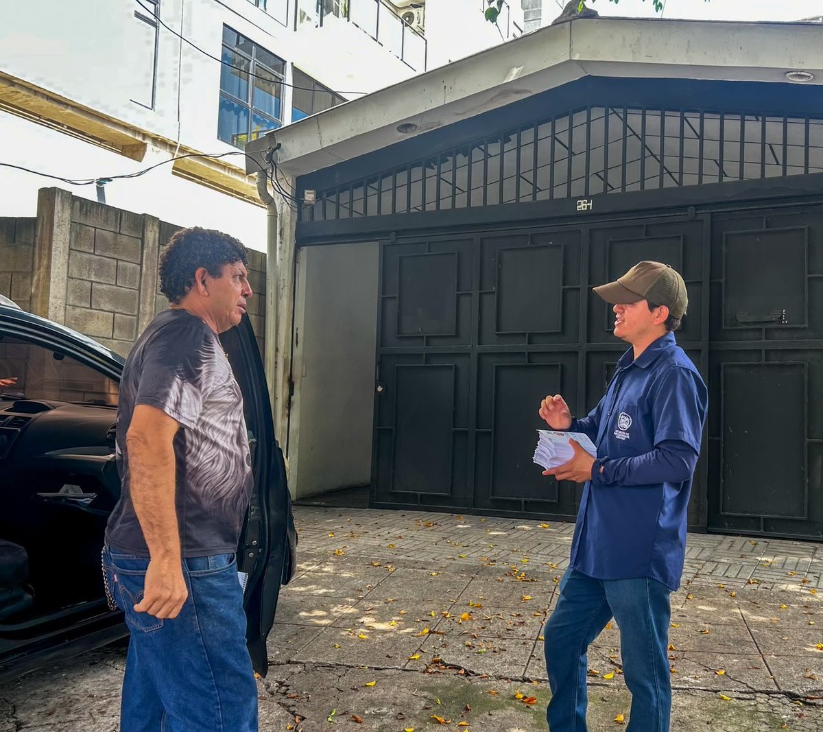 D_Capitalino's tweet photo. Durante la jornada se concientizó a vecinos y propietarios de negocios sobre la importancia de hacer una  adecuada disposición de los desechos sólidos y respetar los horarios establecidos para el paso de los camiones recolectores. https://t.co/0EIg16icj5