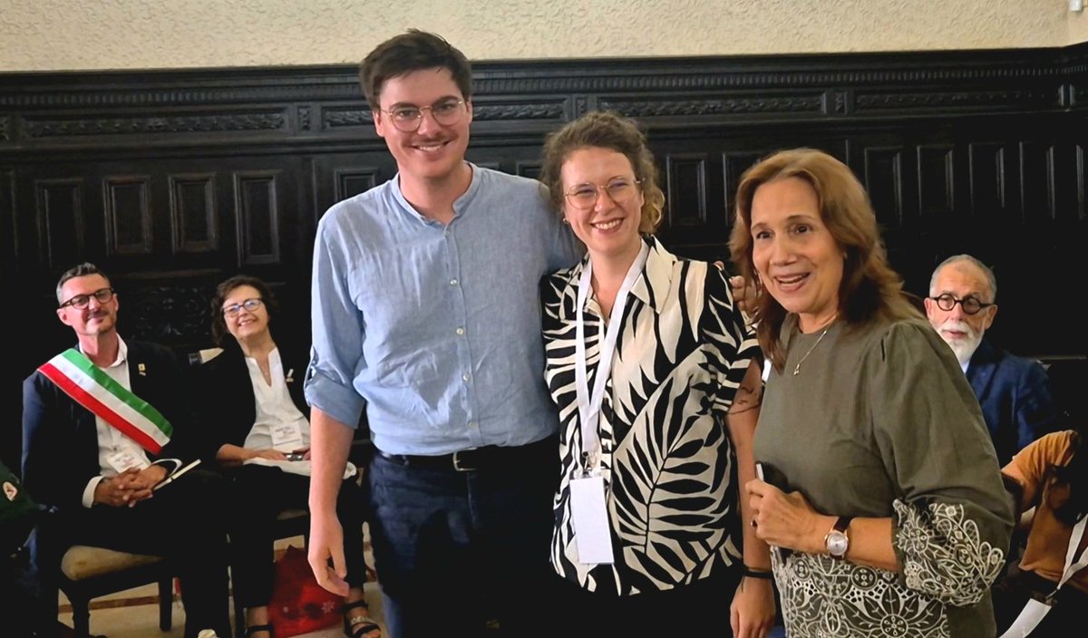 AsambleaCuba's tweet photo. Fraternal y fructífero intercambio sostuvieron @anamarianpp, vicepresidenta de @AsambleaCuba🇨🇺, y @fernando5hicap, con delegación solidaria de #Italia🇮🇹, integrada por parlamentarios, eurodiputados, líderes sindicales y de la sociedad civil de la nación europea. https://t.co/vXTXKPv9Y7