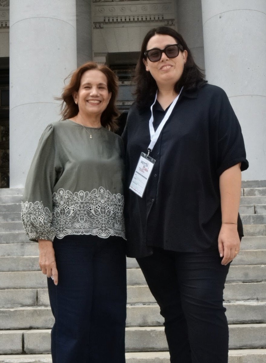 AsambleaCuba's tweet photo. Fraternal y fructífero intercambio sostuvieron @anamarianpp, vicepresidenta de @AsambleaCuba🇨🇺, y @fernando5hicap, con delegación solidaria de #Italia🇮🇹, integrada por parlamentarios, eurodiputados, líderes sindicales y de la sociedad civil de la nación europea. https://t.co/vXTXKPv9Y7