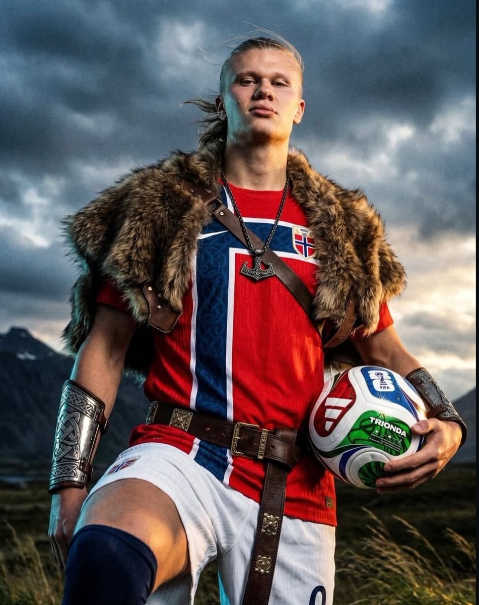 Badboyrudekizz's tweet photo. Haaland the Goal Machine is going to break the 1000 goals record Mr I won't retire because my country depend on me is trying to set 😂 https://t.co/8P3iqHS5YU