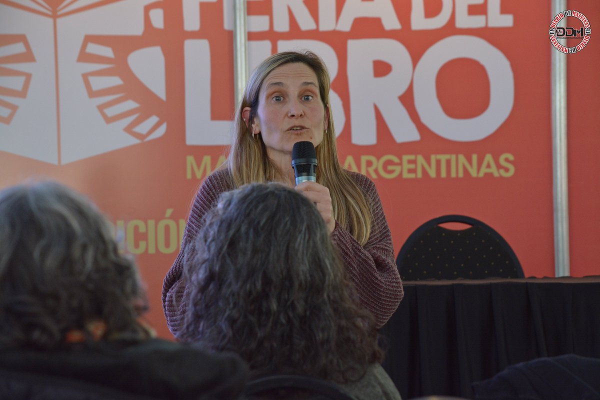 diariomalvinas's tweet photo. [Universidad]
De Shakespeare a la Inteligencia Artificial: el paso de la UNGS por la Feria del Libro https://t.co/gzuNRnz4KI @ungsoficial 

📸 @diariomalvinas https://t.co/7ThrqdSRoF