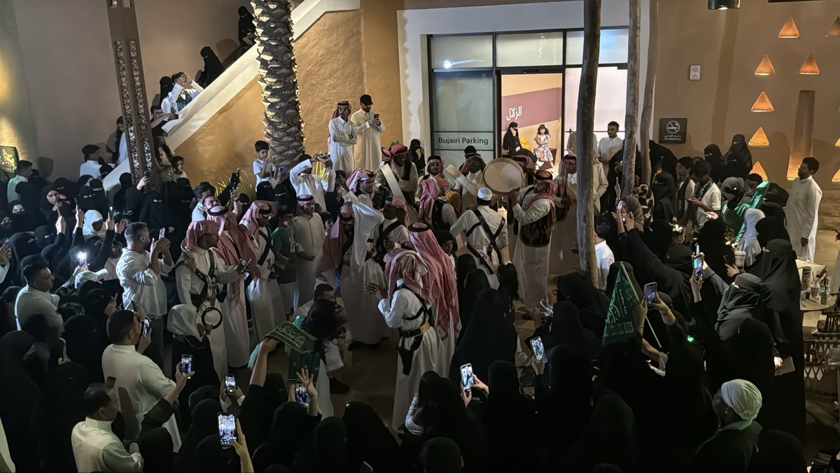 llrrr7x's tweet photo. ألتقطاتي من احتفالات اليوم الوطني 💚
- ٢٣ ديسمبر https://t.co/1DdrLXepB0