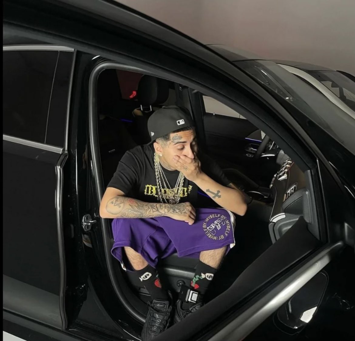 SoicyRondoo's tweet photo. Felt when suede said “ My life is hard shit is tricky but i didn’t go the other way I’m sorry if its destined Im sorry for the pain ion mean  to make you cry ion mean to put you thru this phase SHOUTOUT my bitch she keeps me sane “ 💯 https://t.co/khlmej9AZ9
