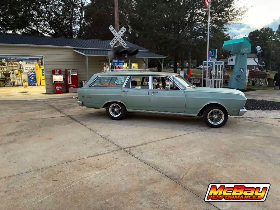 McBayPerf's tweet photo. Before and after: Larry W.’s 1969 Ford Falcon Wagon. Using SK-5014 in the third hole, he got 2.5 inches of lift. #McBayPerformance #FalconWagon https://t.co/2kbS17rxd6
