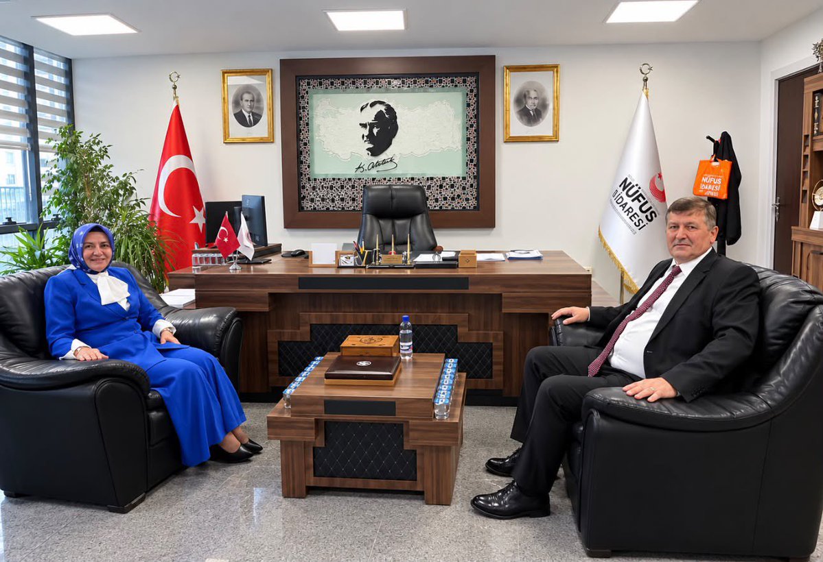 suna_ustuner's tweet photo. İstanbul İl Nüfus ve Vatandaşlık Müdürü Sayın Dursun Kırış’a hayırlı olsun ziyaretinde bulundum.

Yeni görevinde başarılar diliyor, nazik ev sahipliği için teşekkür ediyorum.
@istanbulilnufus https://t.co/KOA0NUIClT