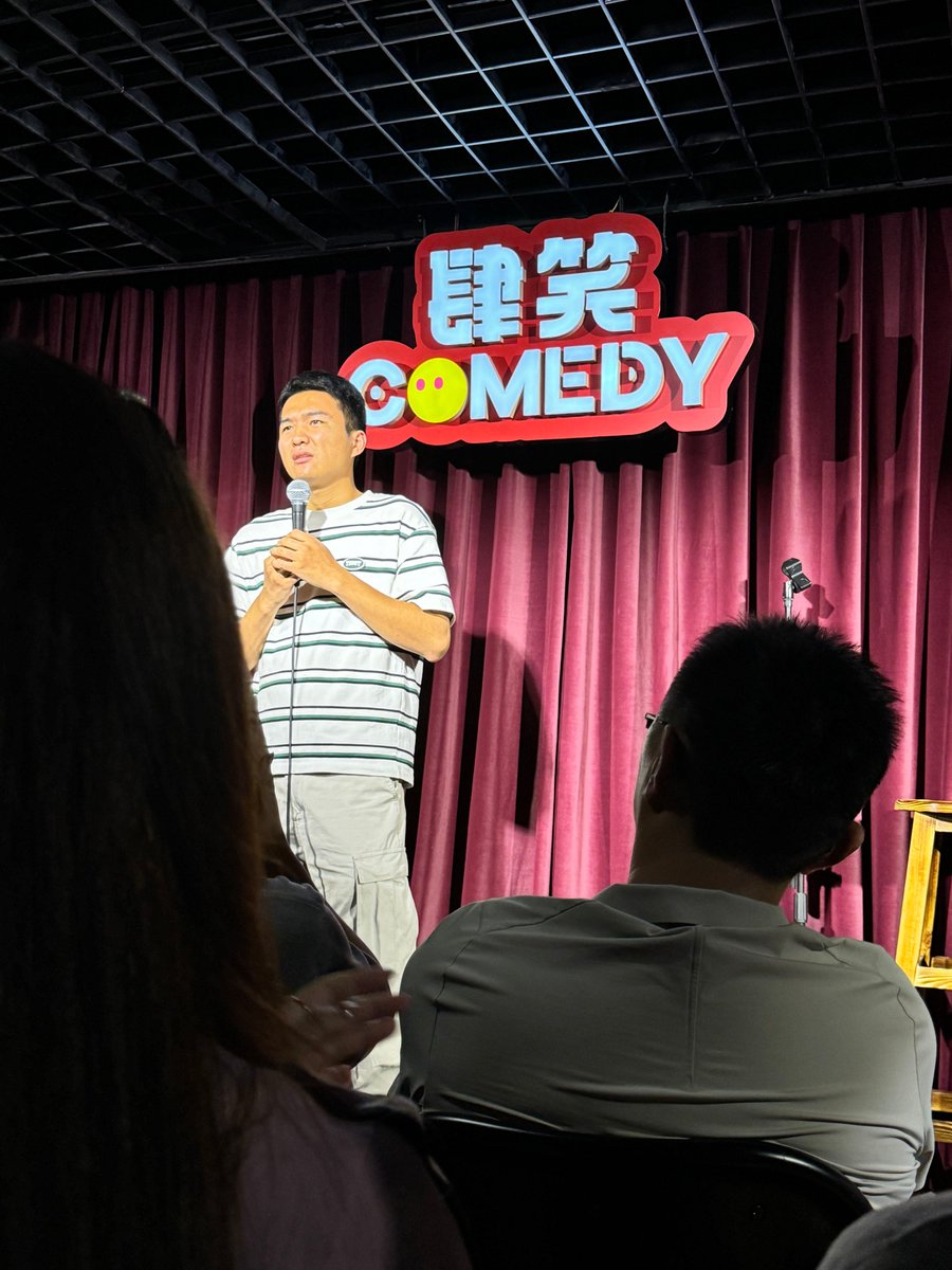 JarrettWicnnyp's tweet photo. Just killed a joke about my mom mixing garlic in my skincare and now half the room’s looking at their face like it’s a crime scene—standup magic at its finest tonight!， https://t.co/aX5Qeg8C9C