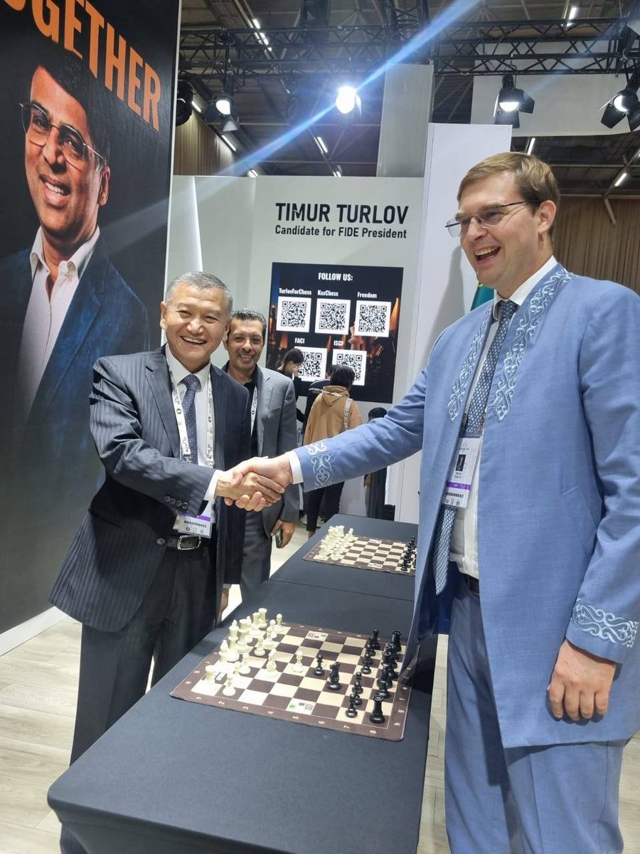 PHChess's tweet photo. I struggle to understand why FIDE Presidential candidates meet with Ilyumzhinov.

He is honorary president of the illegal Crimean chess federation.

@TurlovforChess, you stated you respect international law and CAS verdicts? 

It breaches both. https://t.co/eJaJ9ApZdH