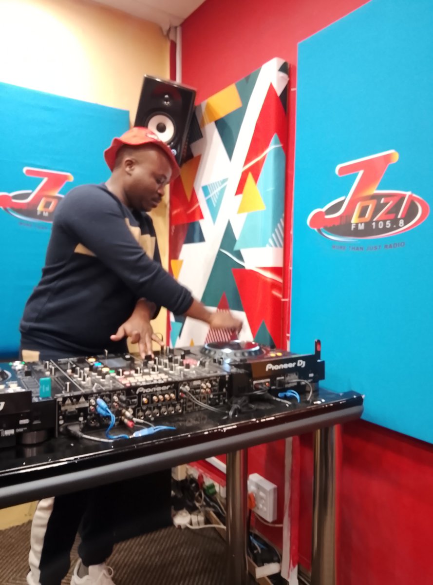 DjGusheshe's tweet photo. I'll Always Honour Any Invite I Get From Jozi Fm Any Day And Any Time Because To Me Jozi Fm Is My Home♥️
Any Set Given To Me I Make Sure Deliver It Respectfully And Perfectly 🙏

A Huge S/O To The Big Breakfast Show Producer For Having Me This Morning With The Team https://t.co/m0jz0rprRq