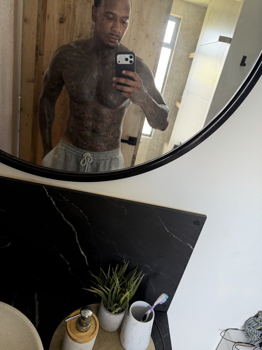 MoneyBaggYo's tweet photo. New Chapter. Same Hunger. Only God Can Judge Me. #Relentless https://t.co/8I5LGXI0KJ