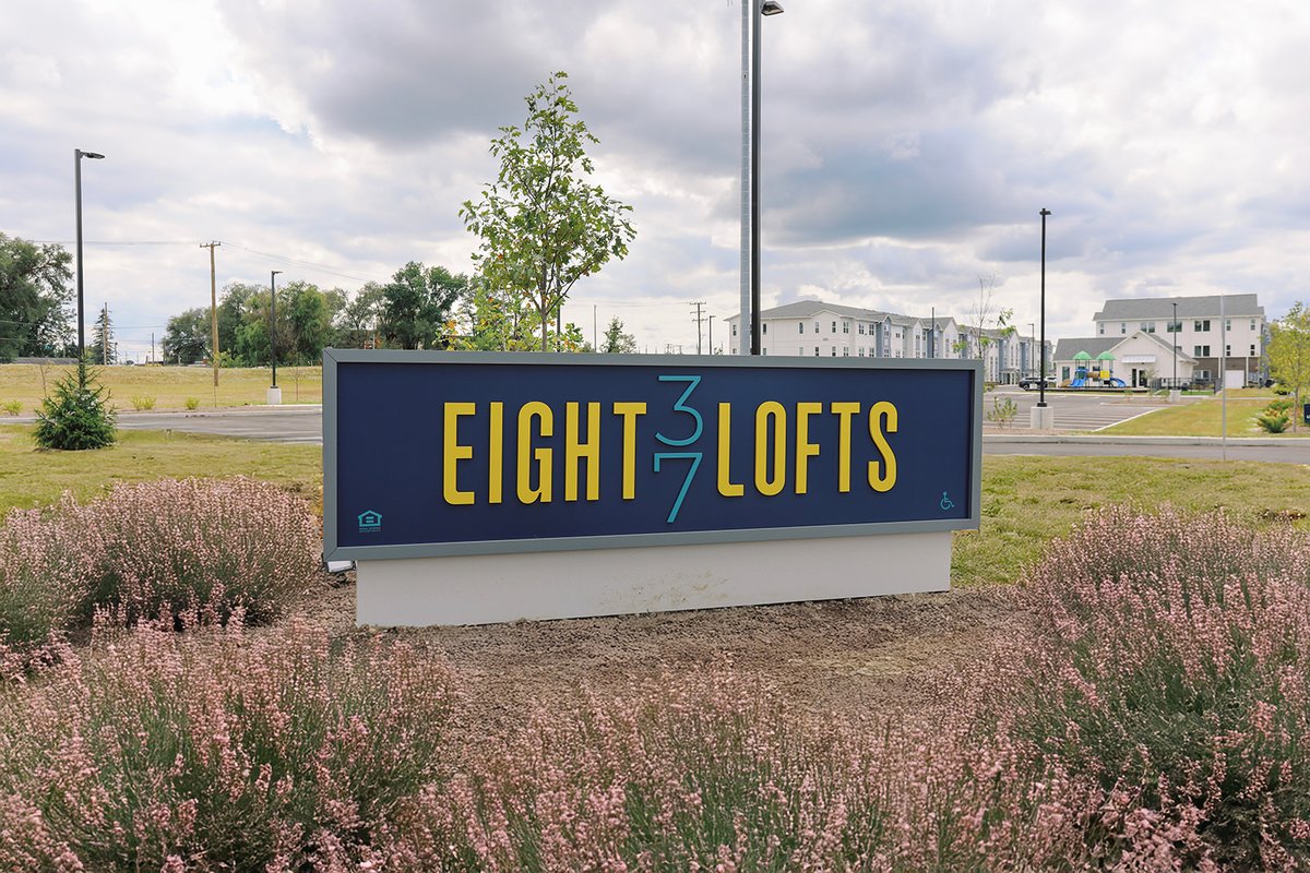twgdev's tweet photo. Now leasing in Shelbyville, IN! 🔑 

Eight37 Lofts, a TWG community, offers 1-, 2-, and 3-bedroom apartments with open layouts, modern finishes, and ample storage.

Find your next home: https://t.co/9dCdiYiPnp https://t.co/Cy079yQG69