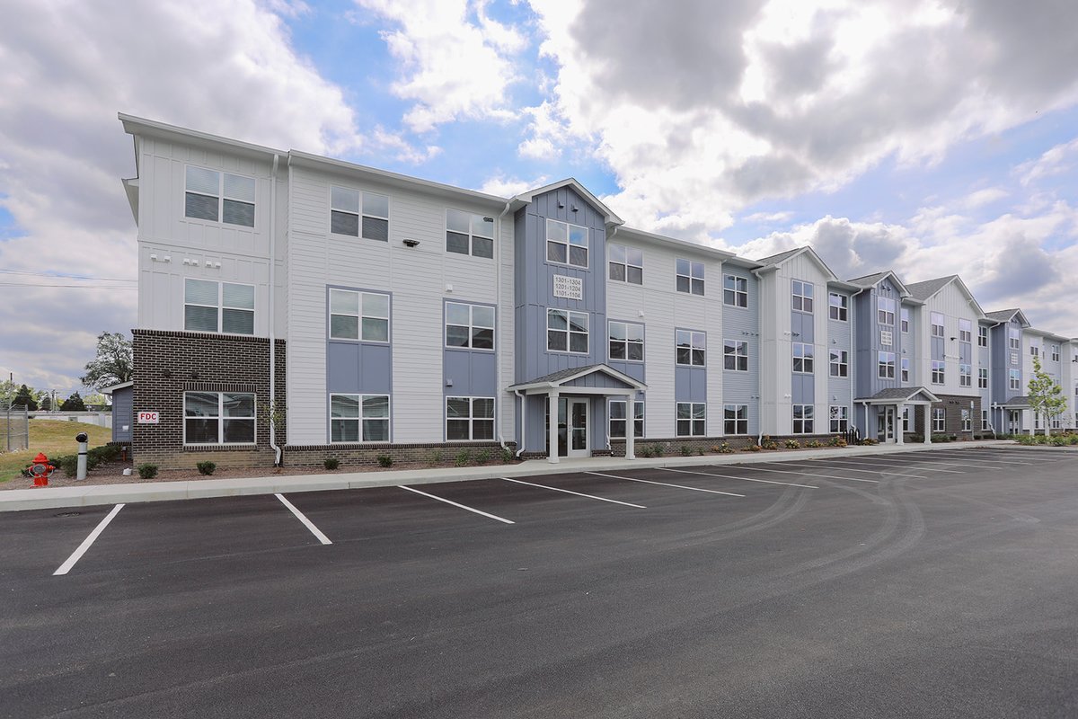 twgdev's tweet photo. Now leasing in Shelbyville, IN! 🔑 

Eight37 Lofts, a TWG community, offers 1-, 2-, and 3-bedroom apartments with open layouts, modern finishes, and ample storage.

Find your next home: https://t.co/9dCdiYiPnp https://t.co/Cy079yQG69
