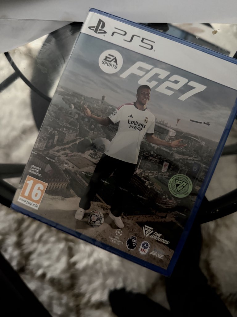 aeleo92's tweet photo. It may be in the wrap for months to come because where will I find the time to play this game. Adulthood 🙃 https://t.co/qLc7a1ZYP0