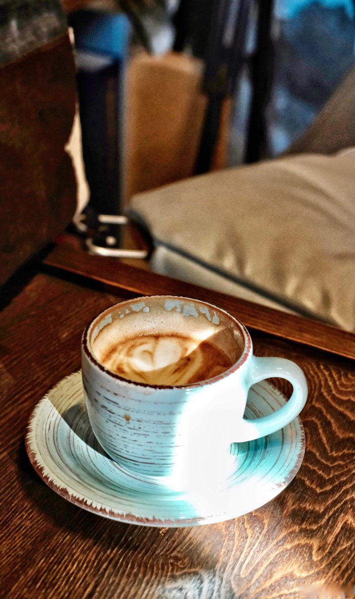 DarcelEbadlx's tweet photo. [Just cozyed up with a warm mug of tea and a good book on the couch—best weekend mood ever! ]， https://t.co/AMPVGMnloz