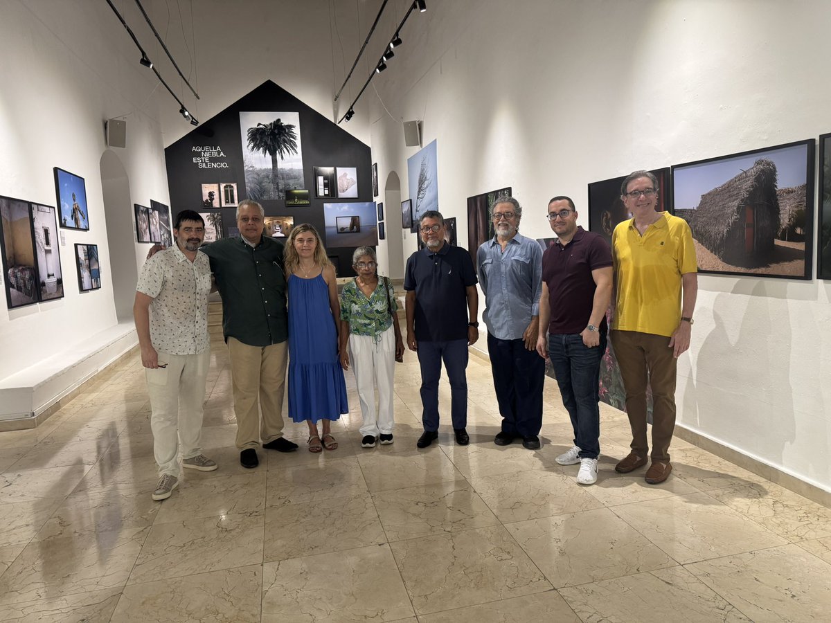 CentroImagenRD's tweet photo. Imágenes de la visita comentada realizada esta misma mañana por la artista española Judith Prat en su muestra Aquella niebla, este silencio que se presenta en la Sala Prats-Ventós del Centro Cultural de España Santo Domingo en el marco de la XII edición de Photoimagen @CCESD https://t.co/hNYX3lqeDO