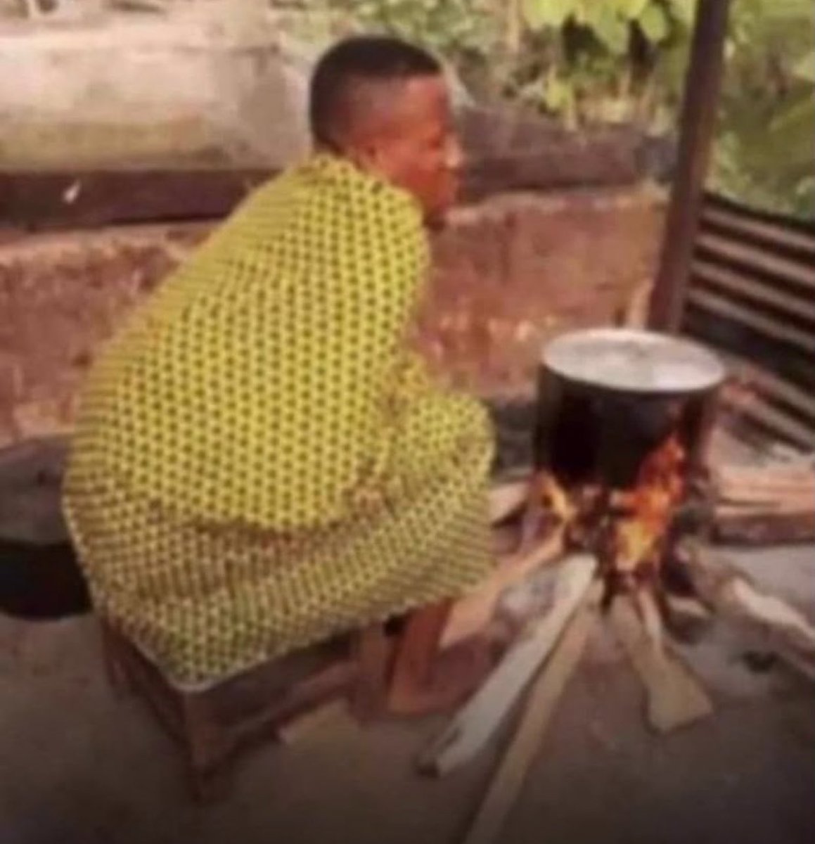 AnnitahNam86610's tweet photo. Wadde ka put on a sweater my love 😂😂yiii muloga 🥲 https://t.co/z4Dw2Ed7Gg