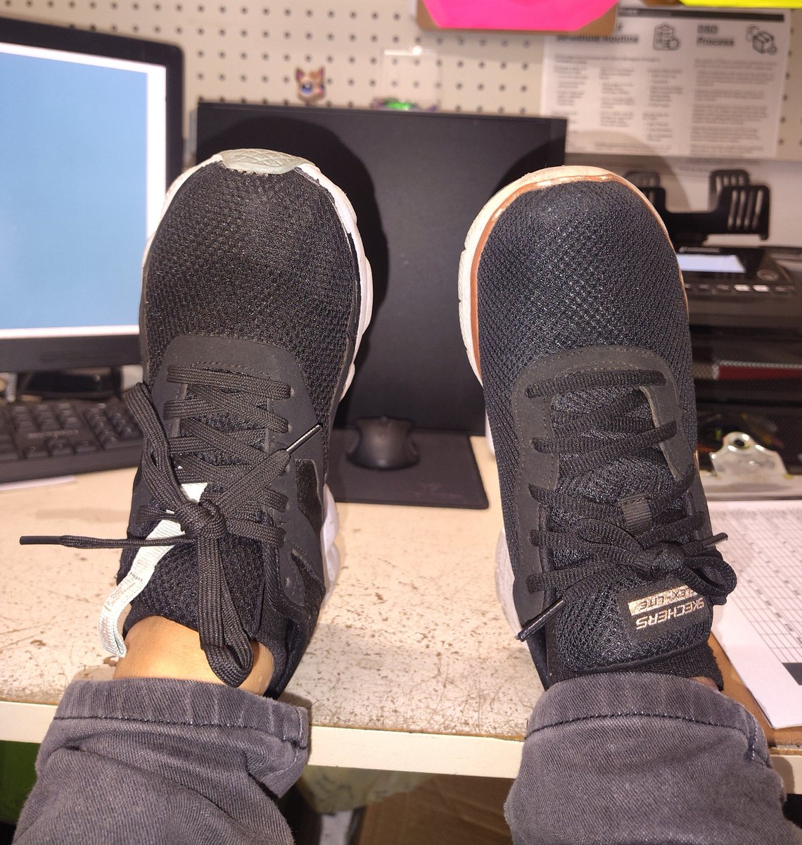 DeejHoneyDrop's tweet photo. Mental Health Check ;)
What does it mean when you wear two different shoes to work? 🤔🧐🫣🤷♀️🤦♀️😂🫠 #thursdaythoughts #losingit #smdh https://t.co/zgq6FlElBg