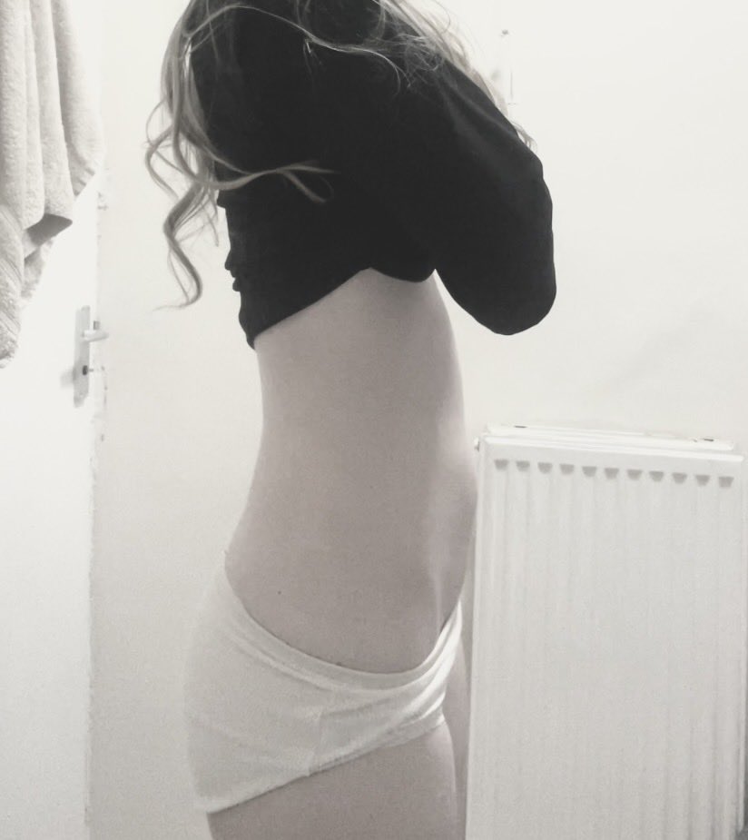 Roeeqzi's tweet photo. Cw: 49.7kg 
Gw: 40kg
#wl #wlmotivation #fatty #bodycheck #tips #ana #starving https://t.co/3vMb1FZ0UF