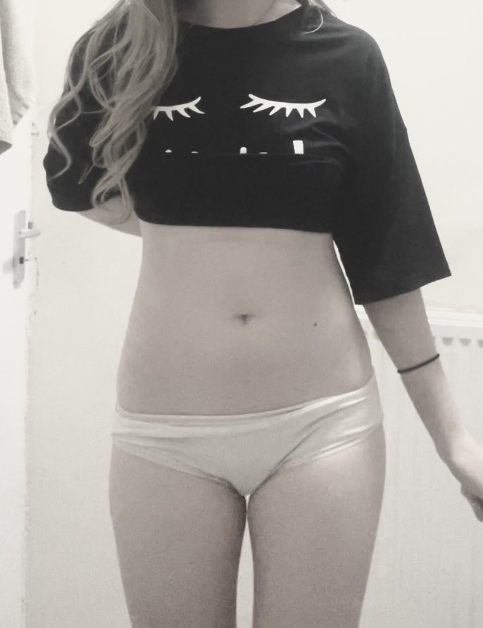 Roeeqzi's tweet photo. Cw: 49.7kg 
Gw: 40kg
#wl #wlmotivation #fatty #bodycheck #tips #ana #starving https://t.co/3vMb1FZ0UF