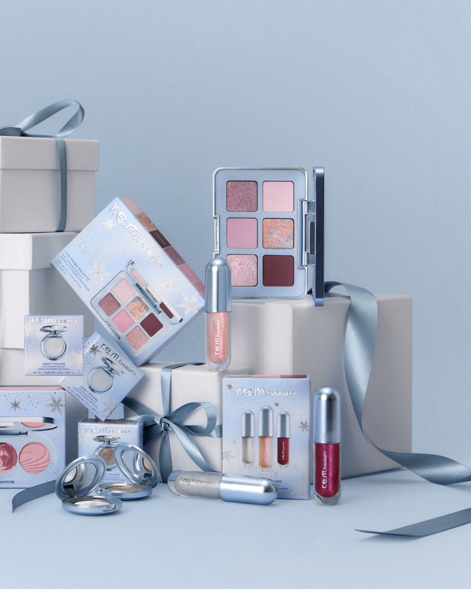 rembeauty's tweet photo. the en pointe holiday collection ♡

best-selling products designed to deliver your everyday encore in tones that pirouette across the face and gracefully reflect light.

coming to https://t.co/DzWCO4JLw4 9.30

https://t.co/idXypTD10y https://t.co/tCyVftHUcV