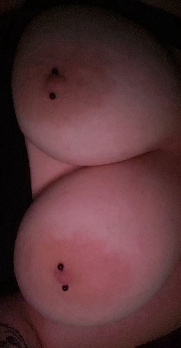 notkaitlyn0's tweet photo. #nsfwtwt #pussy #nsfw #dildo #horny #solo #wet #titties #ass https://t.co/lVr9Y8IKGa
