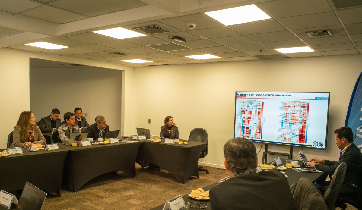 Senapred's tweet photo. Esta jornada, la directora nacional, Alicia Cebrián, participó en la reunión de directorio de @AmuchChile, instancia en la que abordó los principales desafíos de preparación para esta temporada estival. https://t.co/vtUQPOhboU