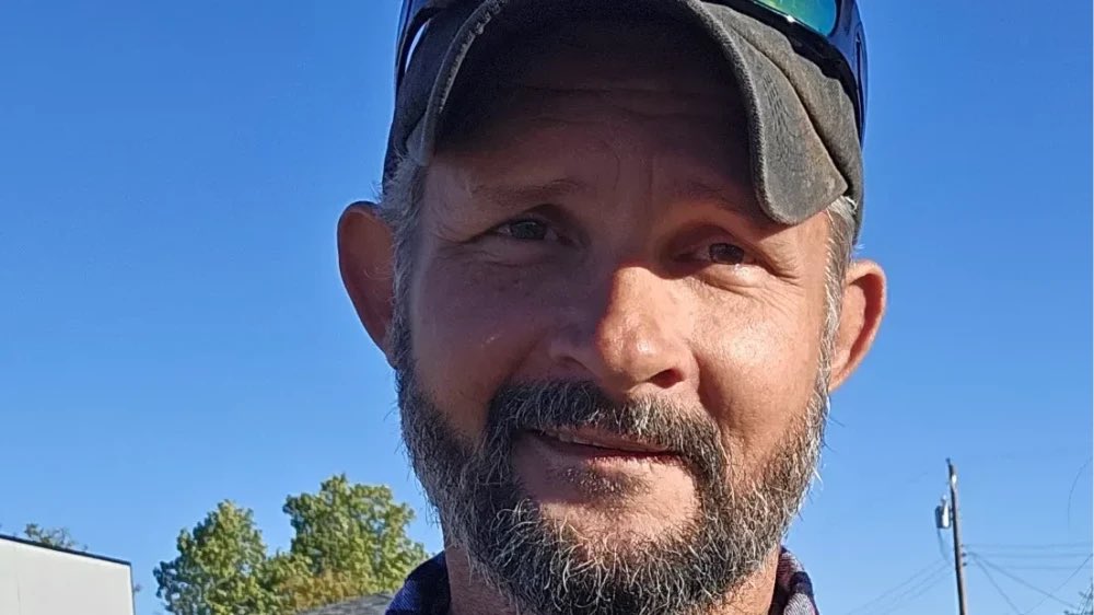 PrayerHarbor's tweet photo. Please pray for David who was in a crash. There has been damage to several organs, many broken bones and severely infected skin. He is in rough shape. Please ask The Lord to miraculously bring him out of this. God is bigger. God is capable. Thank you. https://t.co/aDTBxlZPP9