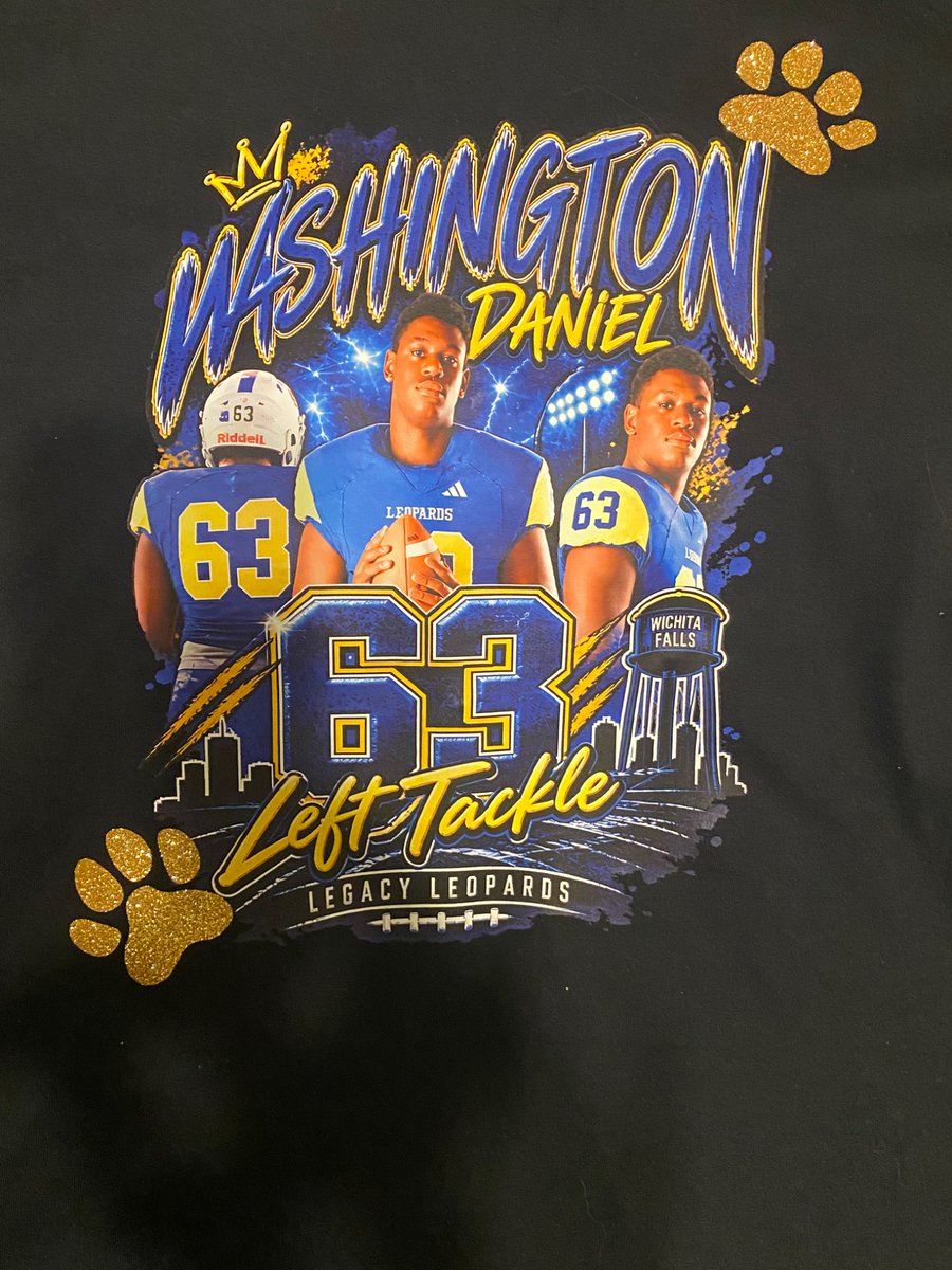 DanTheMan063's tweet photo. My mom's new football T-shirt for the season 🏈✨🙌🏾 she is and will always forever be my biggest fan 😜😝 https://t.co/buKwxLhKT9
