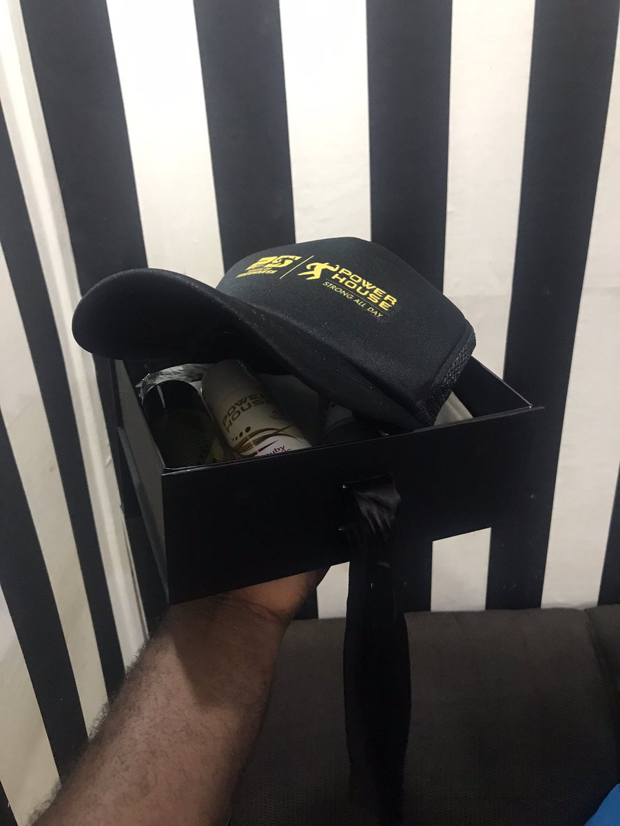 Awuley_mufc's tweet photo. Thank you so much 😊 @Powerhouse_deo gift received with pleasure 
And @Mr_Ceyram I want to thank you personally too 😊😊 https://t.co/xo0AR42dtA
