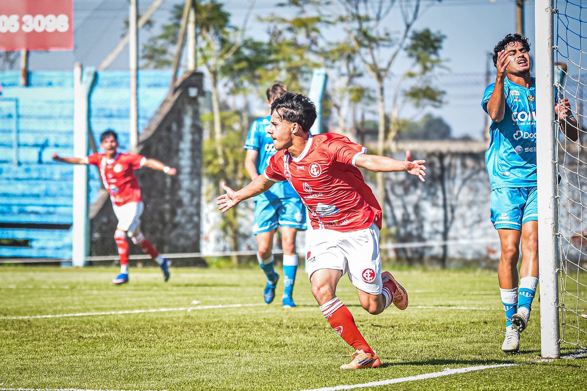 intersmoficial's tweet photo. VENCEM OS GURIS DA BAIXADA 🔴⚪️

Pela Liga Serrana Sub-19, o Inter SM encarou a Base Anilada, no Estádio do Vale, e saiu de campo com a vitória de 2 a 1.

⚽️ Gols do Alvirrubro: Carlos Callegaro e Guto

📸 Renata Medina / Inter SM

#InterSM #Alvirrubro #GurisDaBaixada https://t.co/gGfQoS8Oea